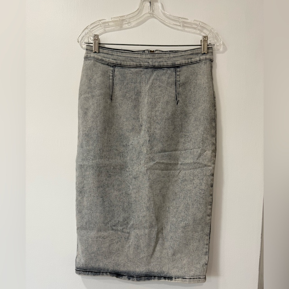 Elegant Gray Pencil Skirt